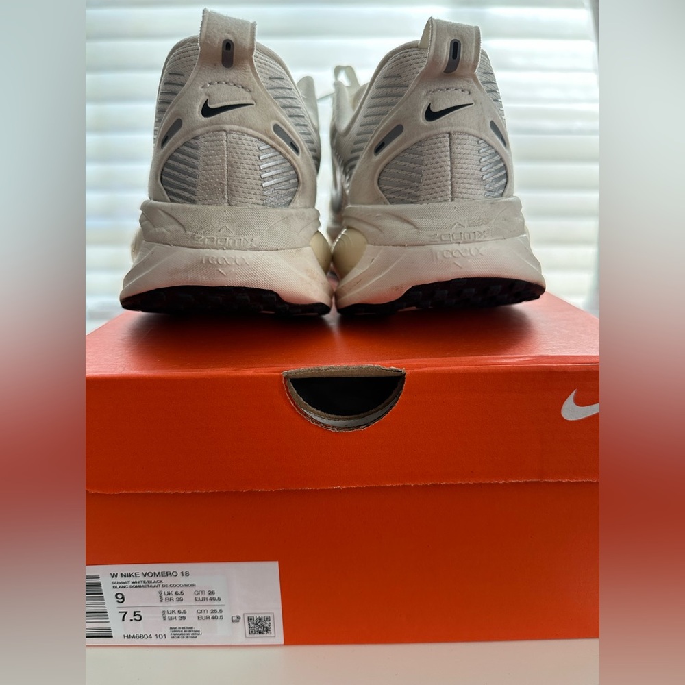 WOMEN NIKE VOMERO 18 - Picture 7 of 10